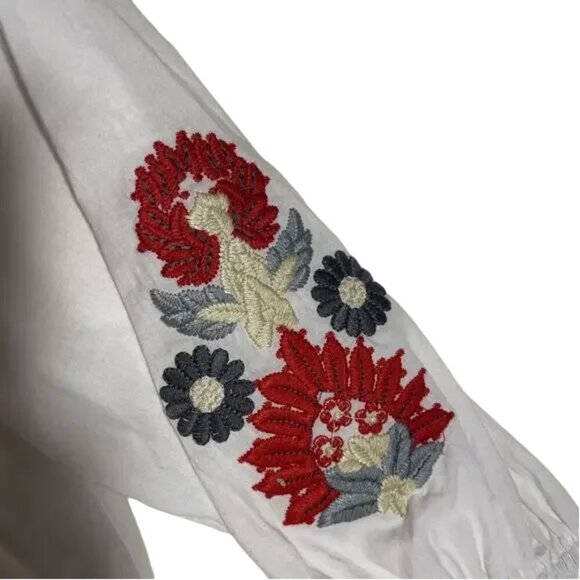Women’s White Embroidered Bell Sleeve Slit Front Top Small - Picture 5 of 10
